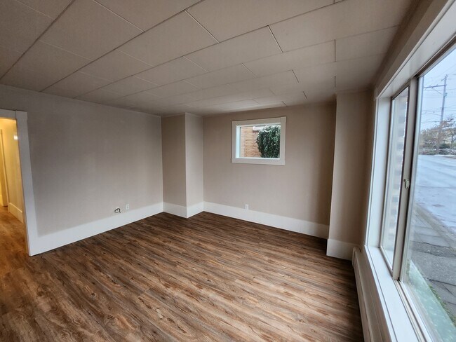 Living Room - 165 Boston St