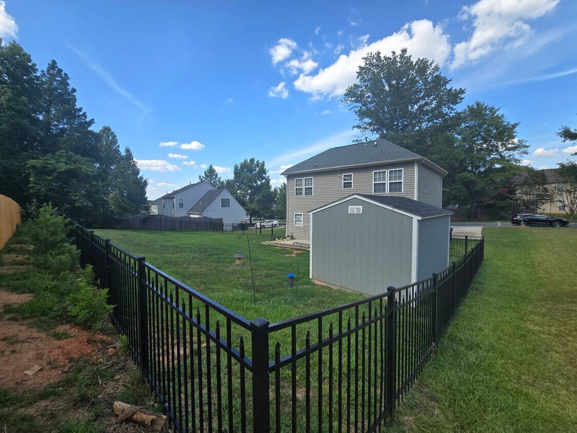 Foto del edificio - Beautiful Home in Charlotte NC Coming Soon