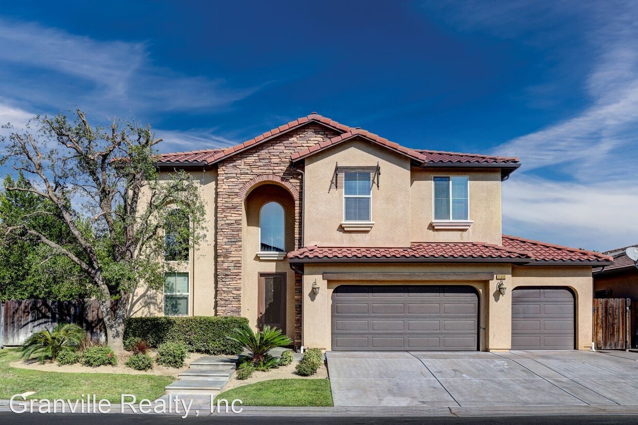 Primary Photo - 5 br, 3.5 bath House - 11305 N Via Ventana...