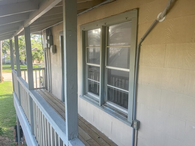 Building Photo - 1711 Halsell St