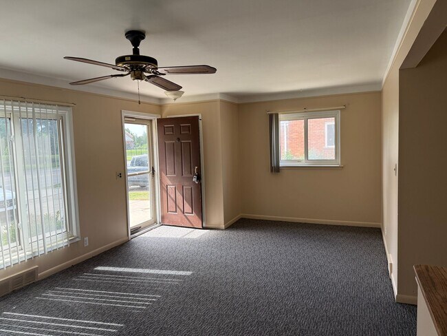 Foto del edificio - 4583 E 13 Mile Rd