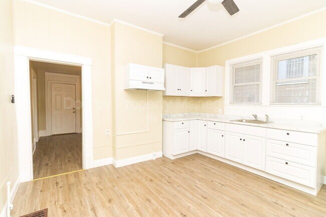Foto del edificio - 2612 E 19th St