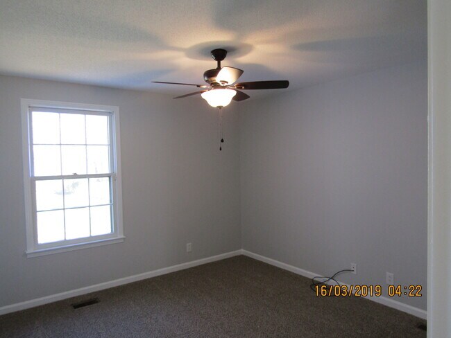 Dormitorio 3.2 - 561 Donna Drive