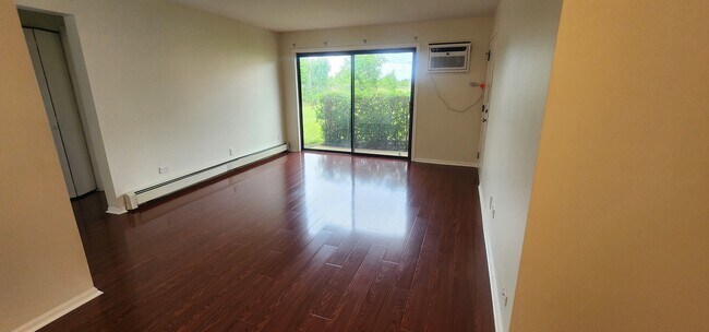 Foto del edificio - 9290 Hamilton Ct