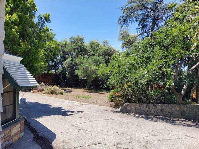 Foto del edificio - 10630 Hillhaven Ave