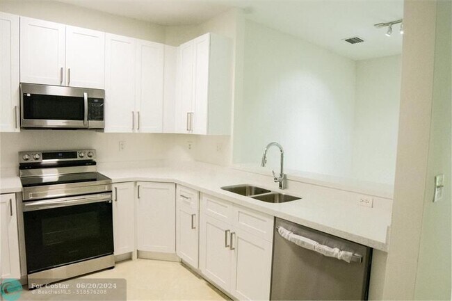 Foto del edificio - 2888 Crestwood Ter