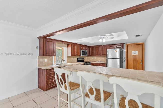 Foto del edificio - 825 NW 8th Ave