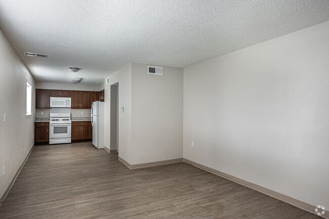 1BA, 1BR - 642 SF - Line Creek Apartments