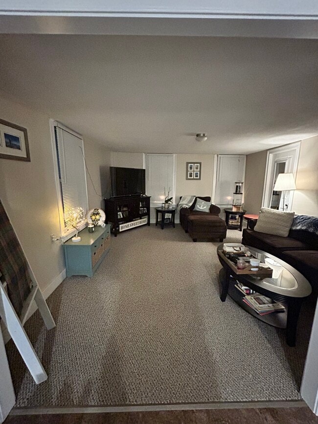 Foto del edificio - 163 N Main St