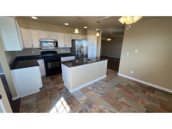 Building Photo - Outstanding 2 Story Home in The Glen at Wi...
