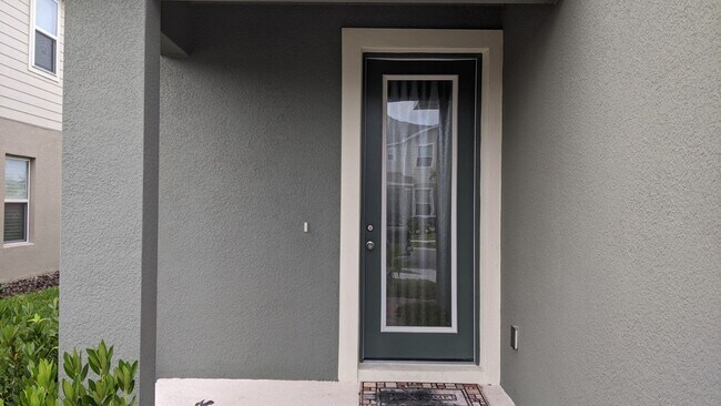 Foto del edificio - Stunning 2 Story 4-Bedroom Home In Serenoa...