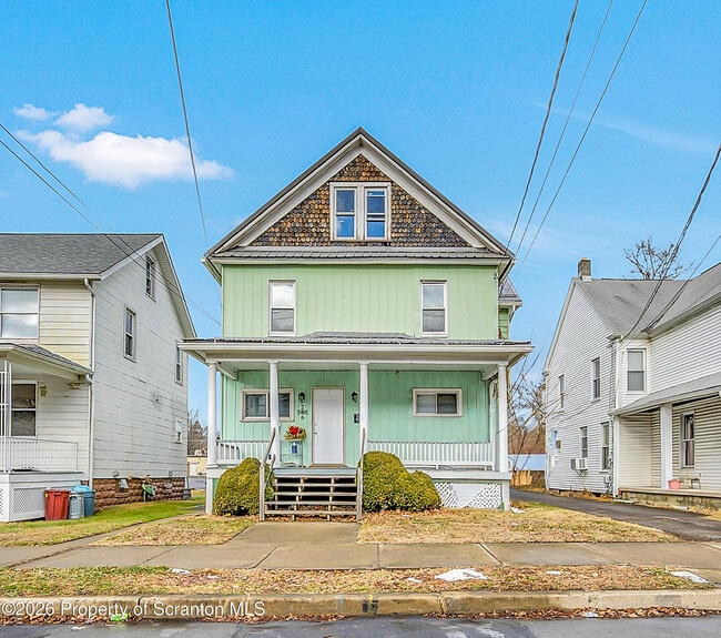 Foto del edificio - 266 Rutter Ave