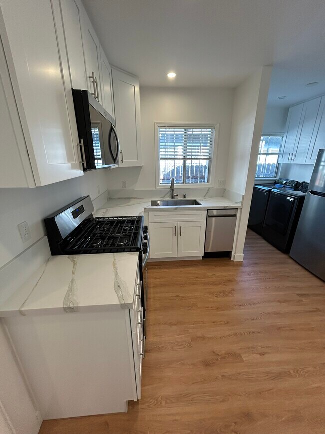 Foto del edificio - 508 N Windsor Blvd