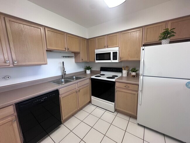Foto del edificio - 234 W Ct of Shorewood
