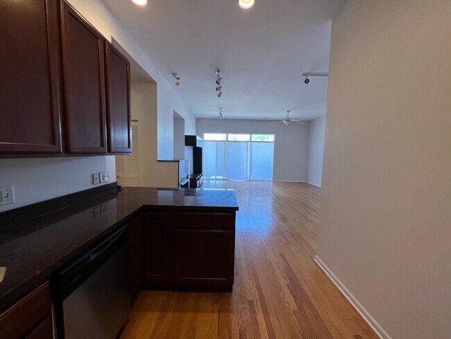 Foto del edificio - 1040 E 47th St