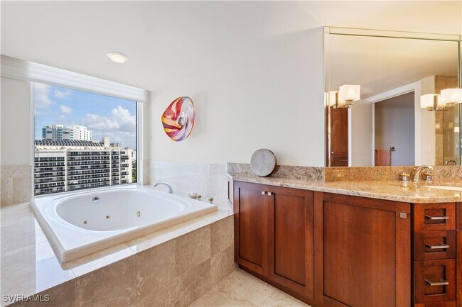 Foto del edificio - 4021 Gulf Shore Blvd N