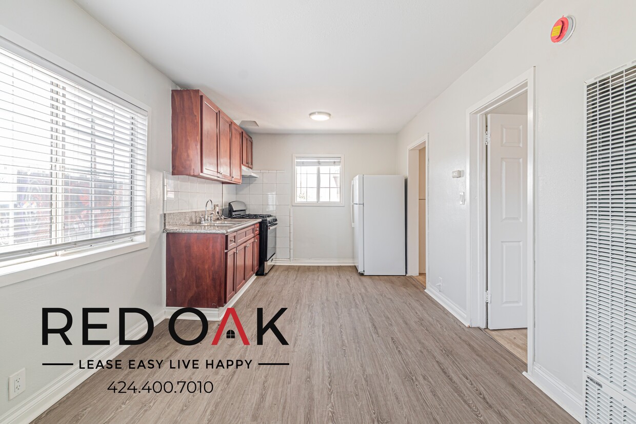 Foto principal - 731 E Jefferson Blvd