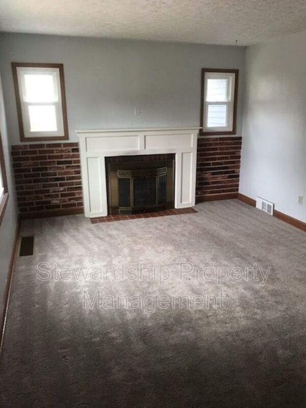 Foto principal - 4555 13th St NW