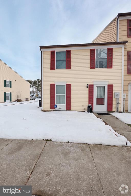 Building Photo - 2502 Greenwood Dr