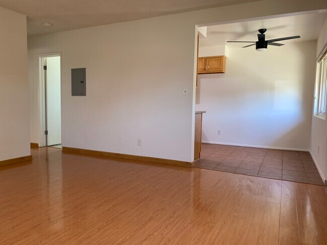 Foto del edificio - 461 E Colorado Ave