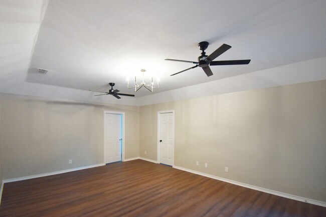 Foto del edificio - Tour Today! Stunning 3 Bedroom Remodel on 2 Acres!