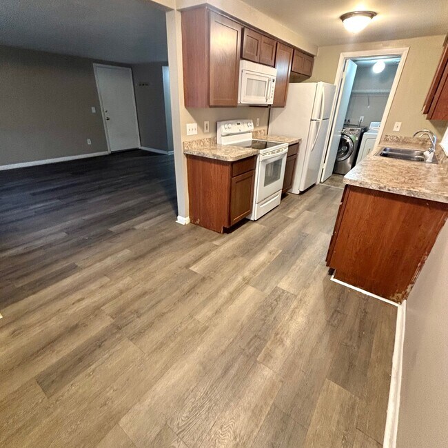 Foto del edificio - 5705 Potter St