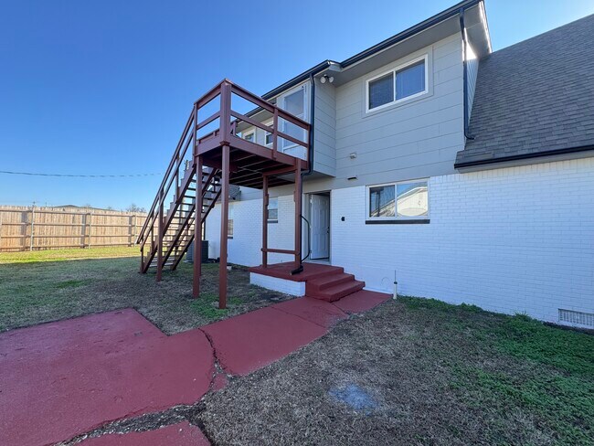 Building Photo - 6007 NW 32nd St