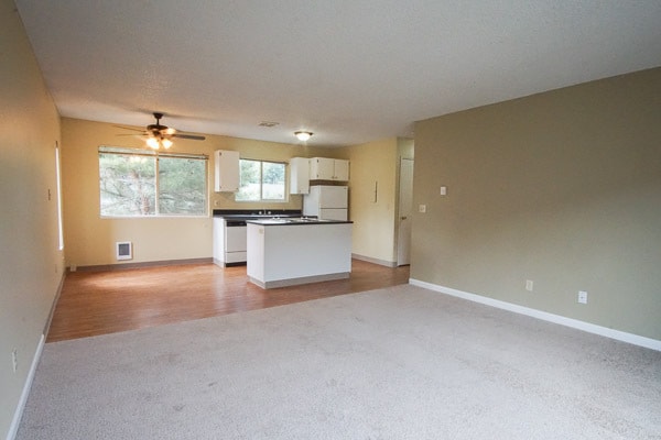 Building Photo - 3705 SE 35th Pl