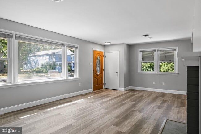 Foto del edificio - 405 Hamilton Rd