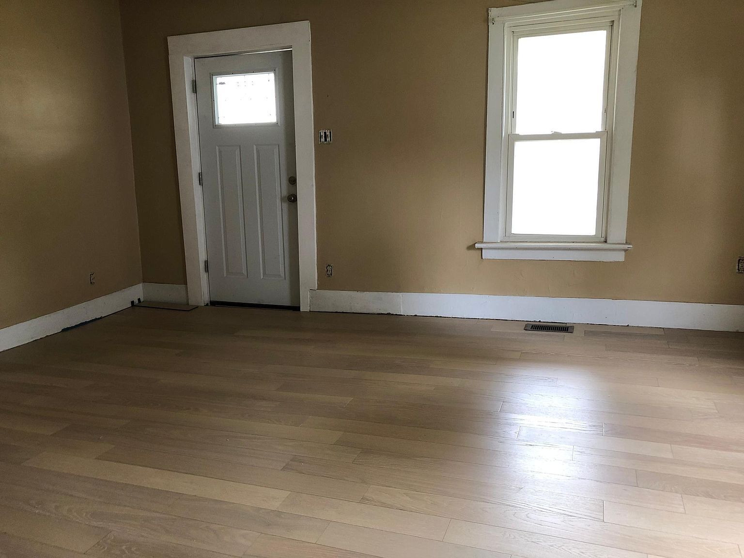 330 Liberty St Bowling Green, OH 43402 – photo 2