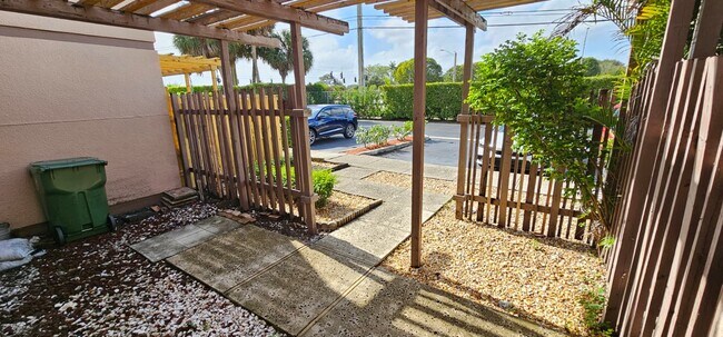 Foto del edificio - 1017 NW 124th Ave