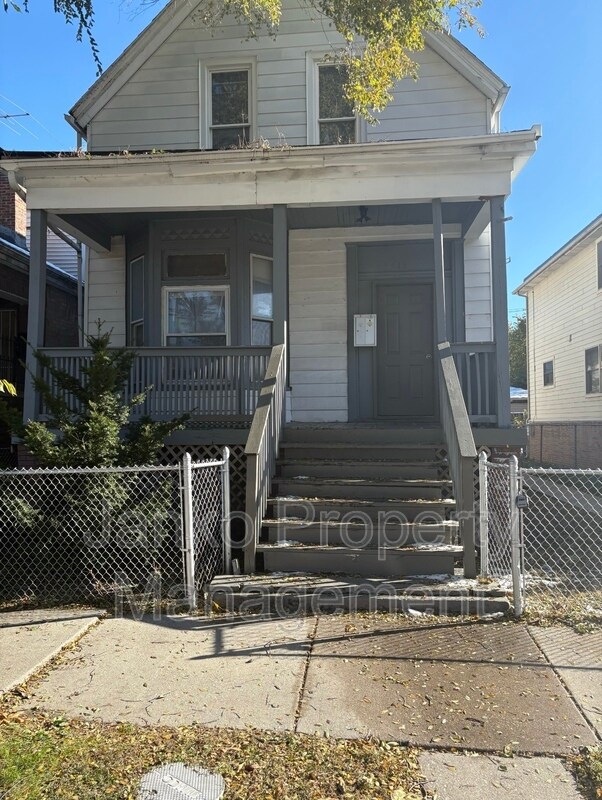 Foto principal - 7111 S Greenwood Ave