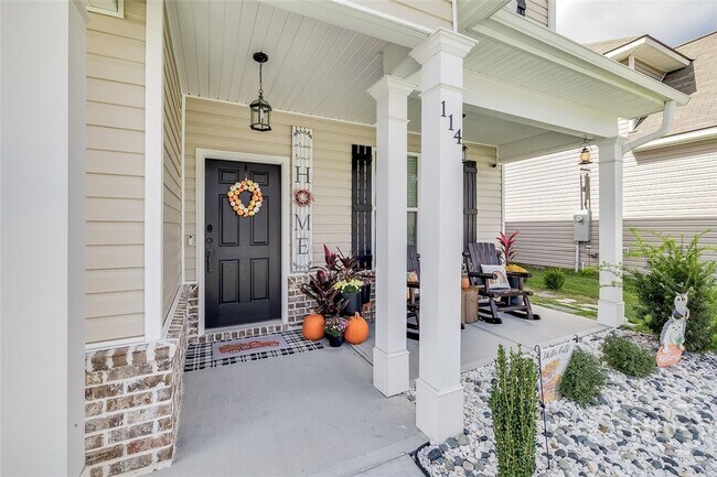 Foto del edificio - 114 Sams Dr