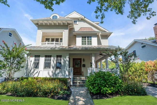 Foto del edificio - 420 Tuttle Ave