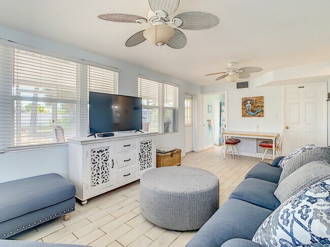 Building Photo - 819 E 25th Ave