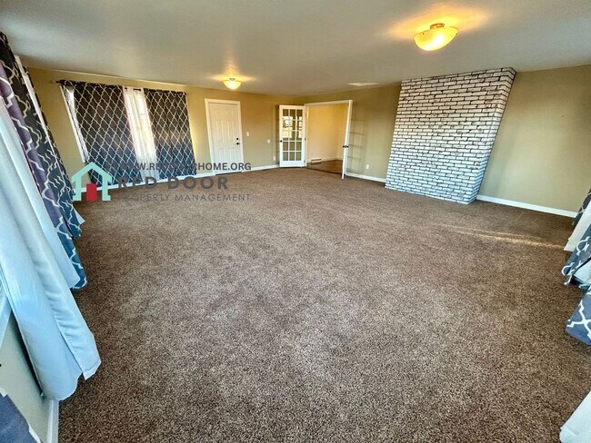 Foto del edificio - Modern 2 Bed / 1 Bath Duplex | Prime Great Falls Location |