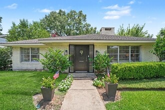 Building Photo - 6267 Chevy Chase Dr