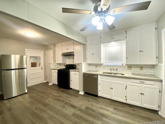Foto del edificio - 178 Sweetbriar Ave