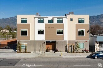 Building Photo - 4251 Live Oak Ave