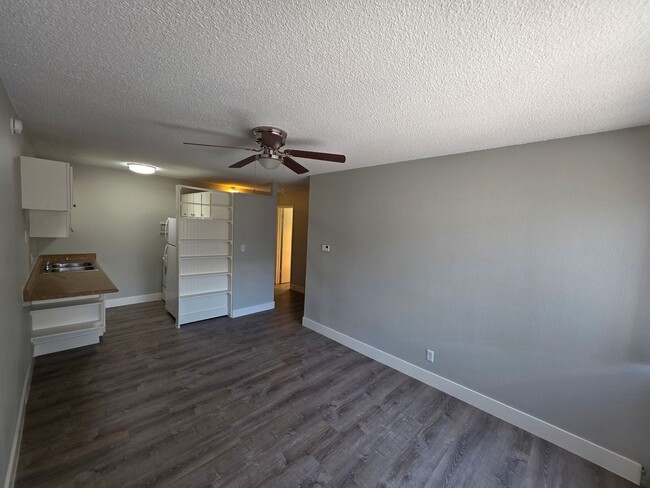 Building Photo - 233 E Arvada St