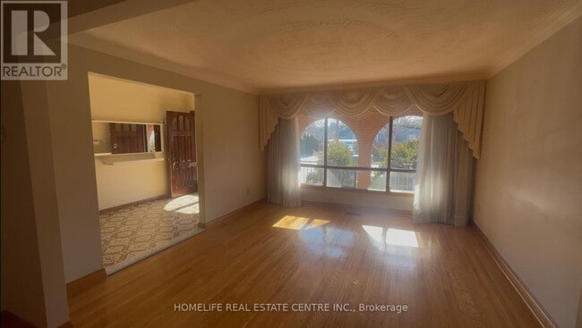 Building Photo - 639 Royal York Rd