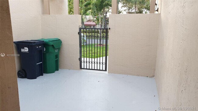 Foto del edificio - 10276 NW 46th St