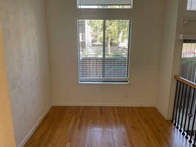 Building Photo - SAN JOSE - Well Maintained 2/2 Condo in Ca...