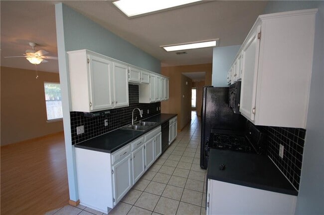 Foto del edificio - 1202 Pathfinder Way