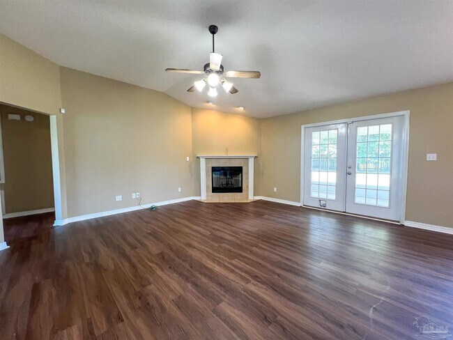 Building Photo - 5866 Chi Chi Cir