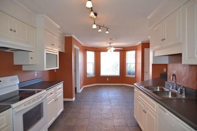 Building Photo - 4507 Country Glen Cir