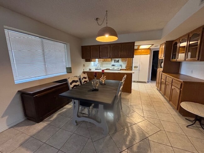 Building Photo - 2 Bedroom - 2 Bath Home