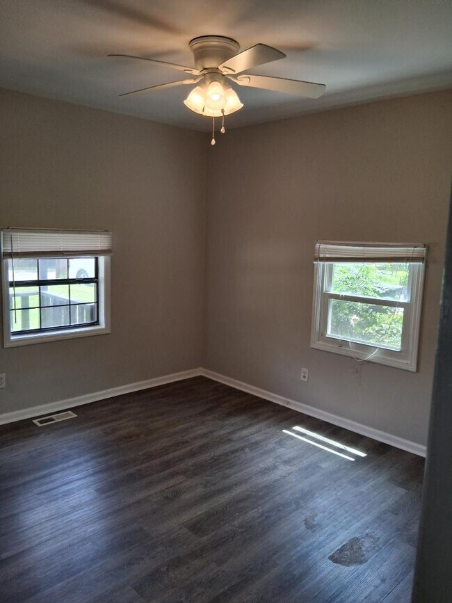 Building Photo - 1104 Rucker St