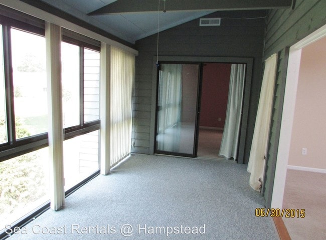 Building Photo - 702 Azalea Dr