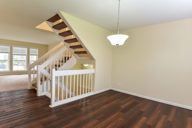 Building Photo - 2499 Deerfield Dr